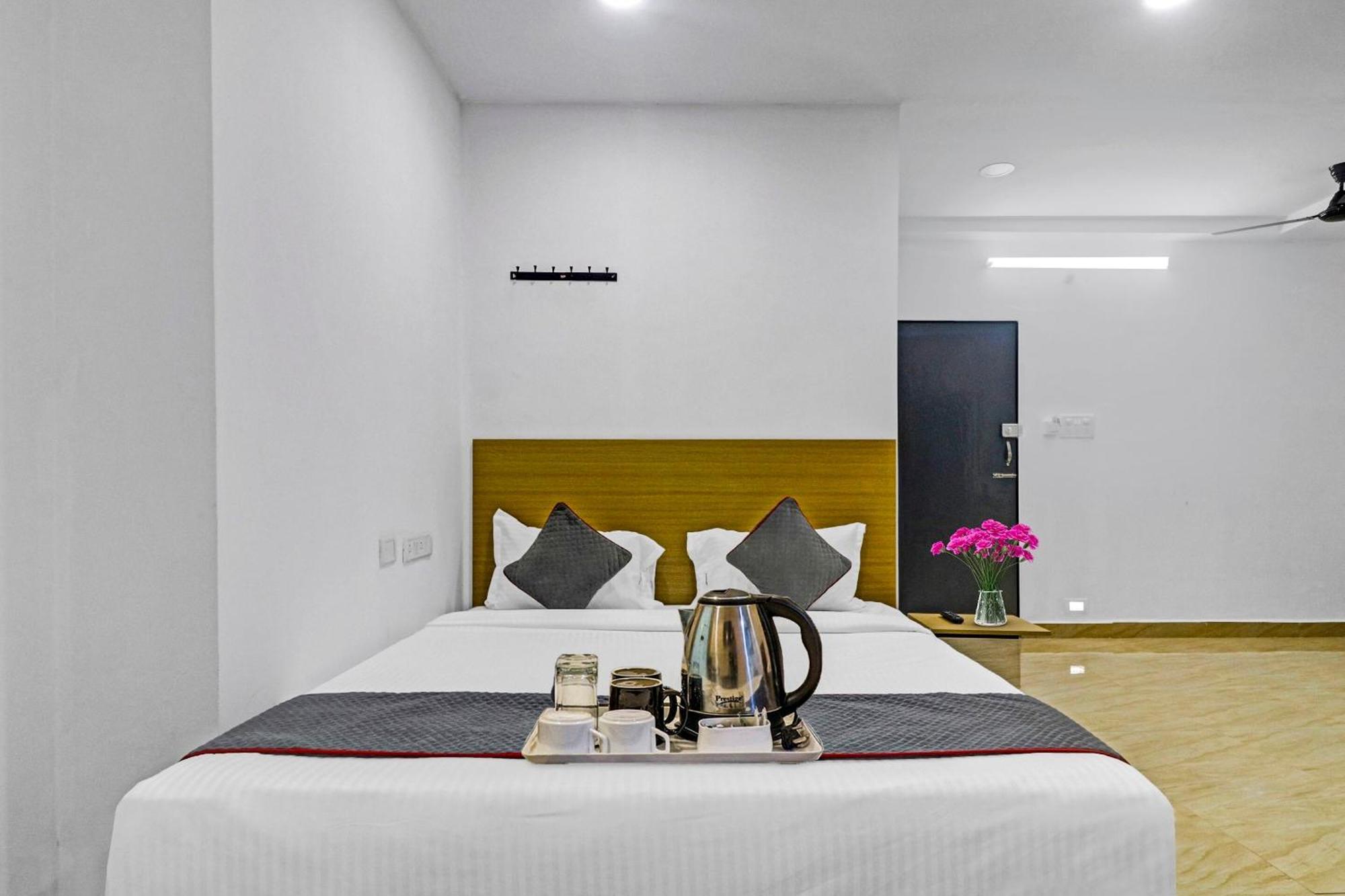 Townhouse De Alphabet Hotel Gachibowli المظهر الخارجي الصورة